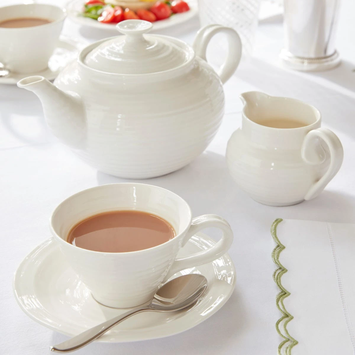 Sophie Conran 2 Pint Teapot, White - Image 3